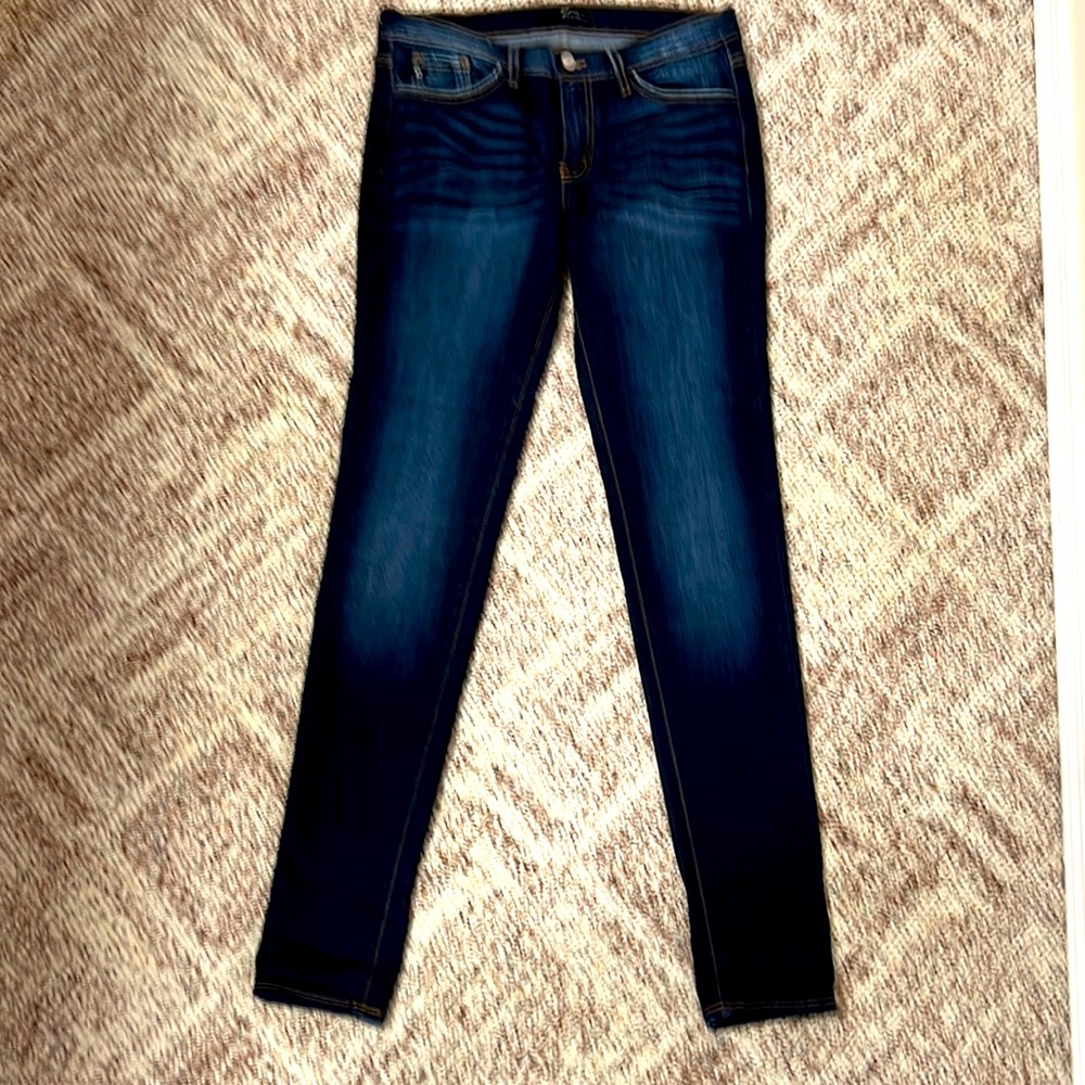 Women’s KanCan size 28 denim jeans